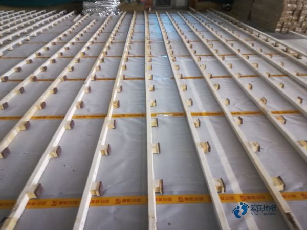 運動籃球木地板哪種牌子好