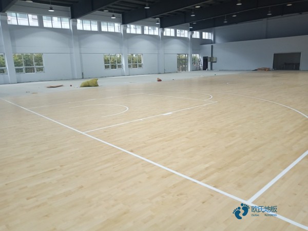 運(yùn)動(dòng)地板專業(yè)養(yǎng)護(hù)