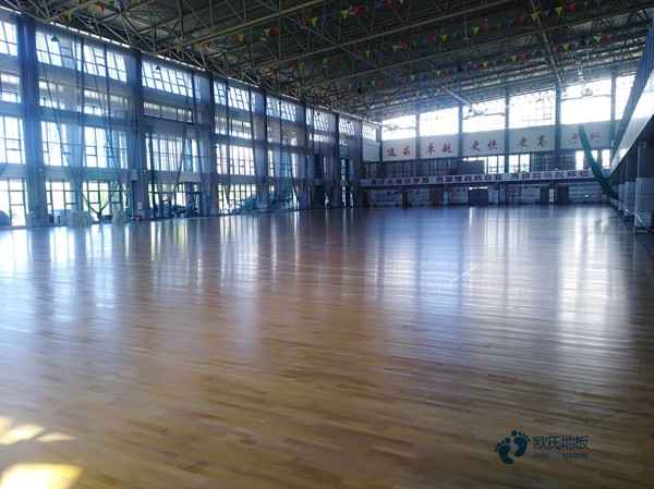 松木運動場館地板維護保養