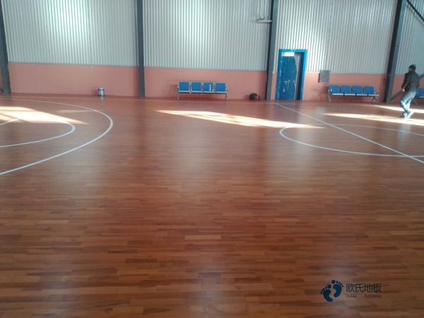 籃球體育地板價格是多少