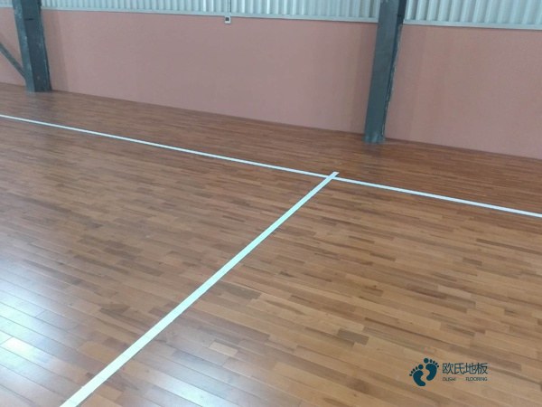 籃球體育地板價格是多少