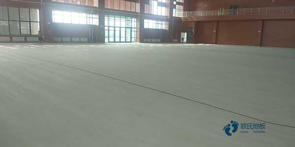 松木體育籃球木地板保養(yǎng)知識
