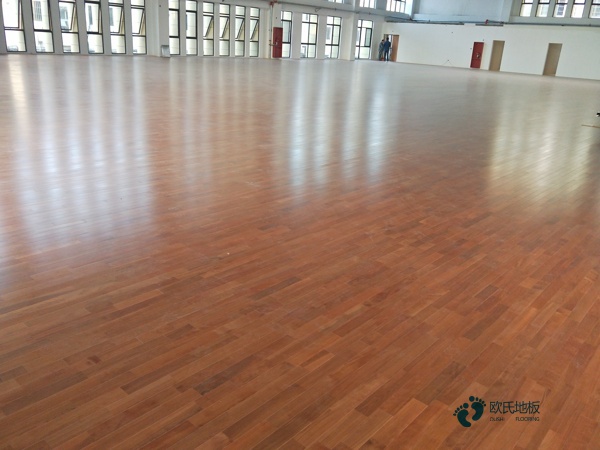 松木運動地板保養方法