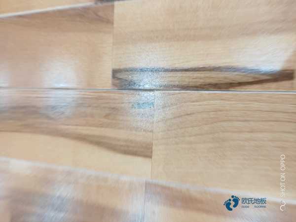 楓木籃球場館地板保養(yǎng)方法