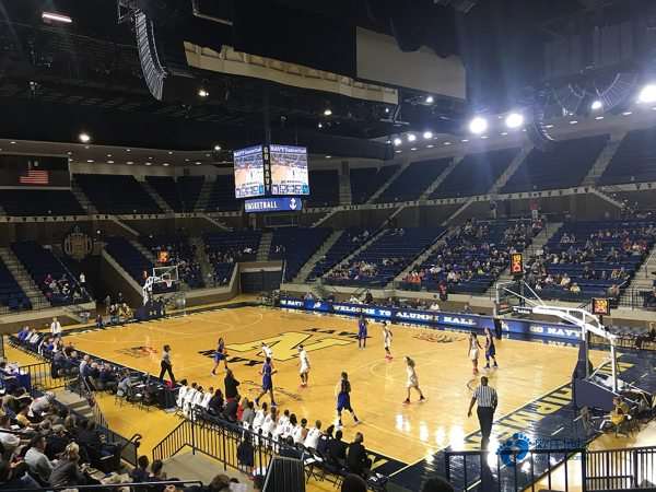 楓木體育場地地板如何保養