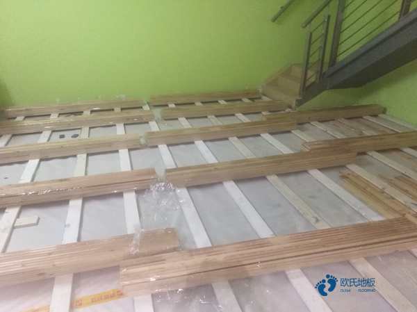 楓木運動體育木地板保養(yǎng)知識