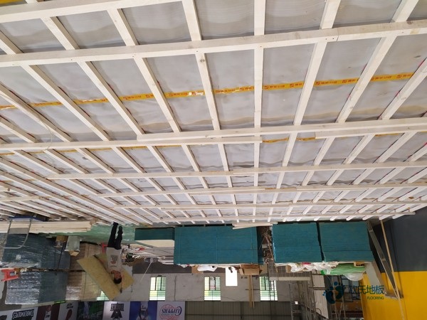 常見(jiàn)體育場(chǎng)地板安裝公司