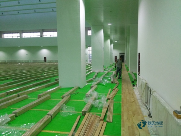 高品質籃球場木地板安裝公司