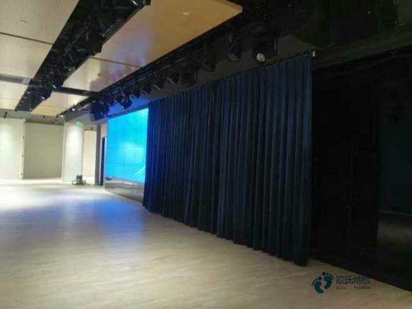 質(zhì)量好運(yùn)動(dòng)館木地板施工步驟