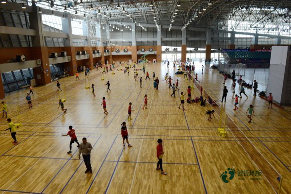 學(xué)校運動地板施工單位