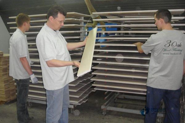 學(xué)校籃球場(chǎng)地地板哪種比較好