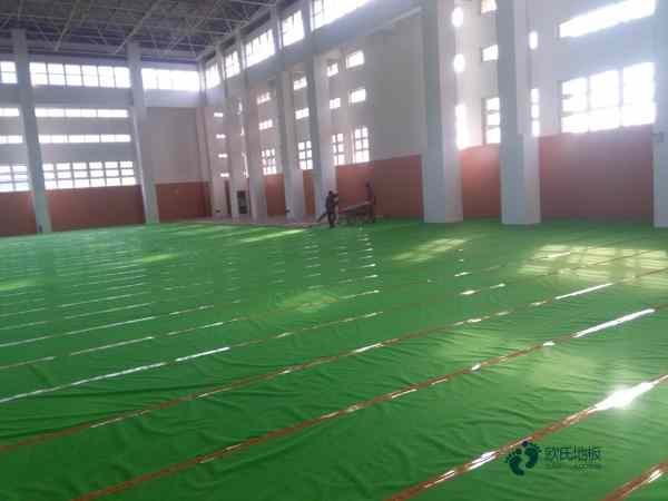 學(xué)校籃球場木地板的功能