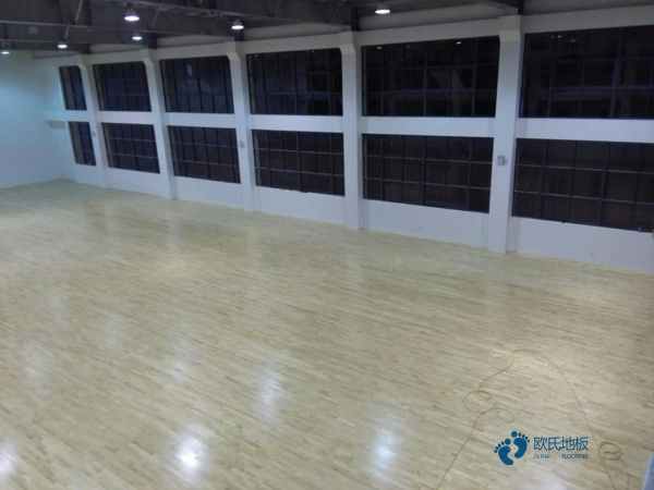 質量好籃球場館木地板施工