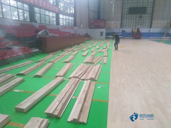 學校籃球場館木地板哪里買好