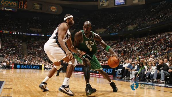 學校籃球館地板如何拆