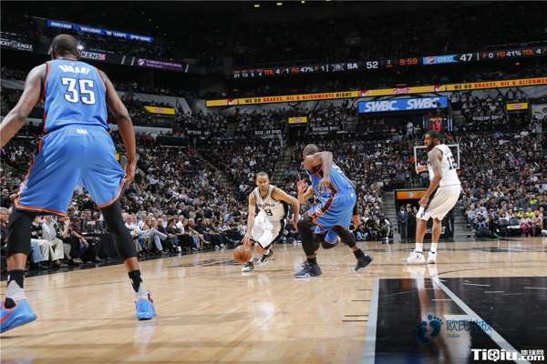 學?；@球場館地板防火