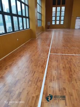 學(xué)校運(yùn)動場地地板施工流程