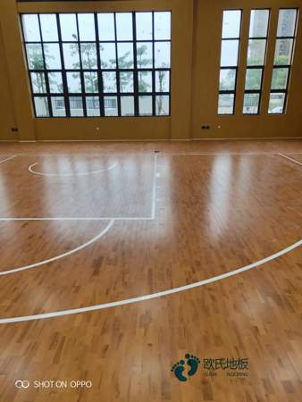 學(xué)校運(yùn)動場地地板施工流程