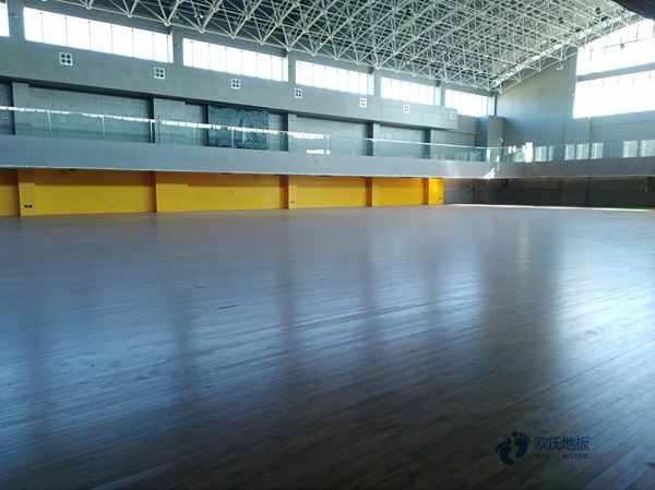 學校籃球場館木地板如何挑選