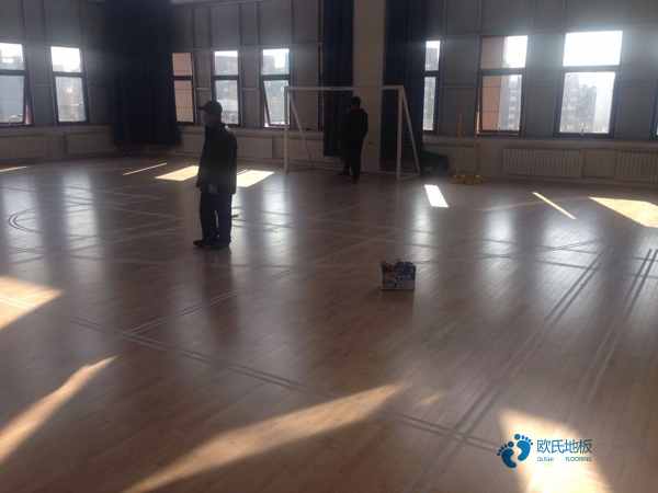 學校籃球場館地板防震