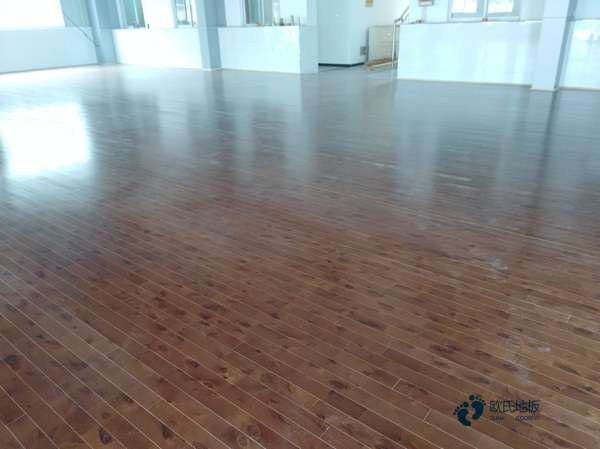 雙龍骨籃球場木地板環保嗎