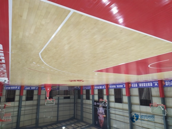 學校籃球場地地板耐磨性