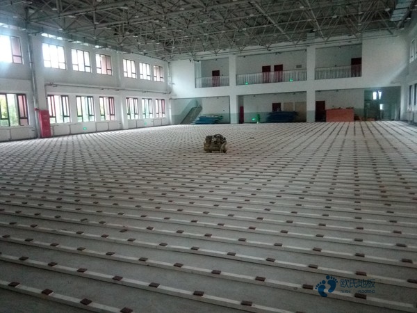 那有籃球場木地板哪個(gè)品牌好