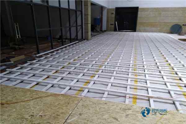 學(xué)?；@球場館地板抗壓