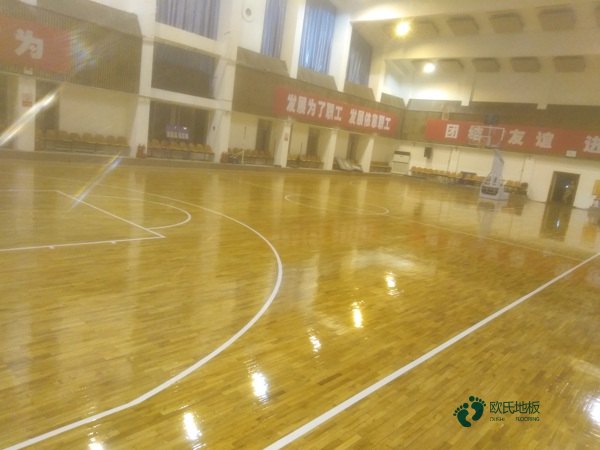 單龍骨運動場館地板環保