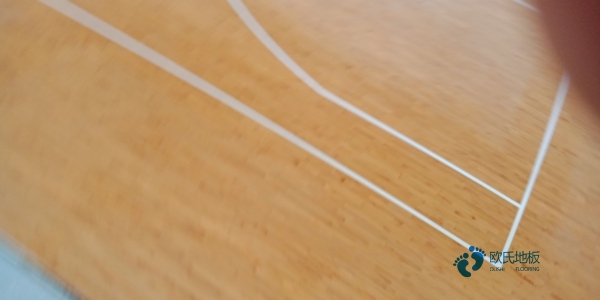 那有籃球木地板多少錢(qián)一平方米