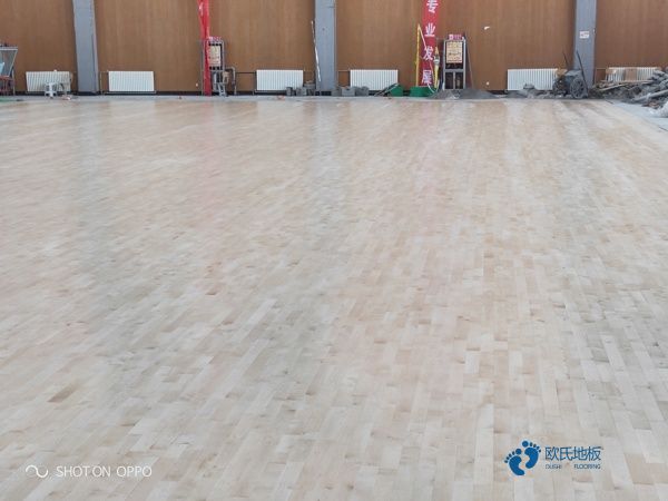 好看的體育籃球木地板價格