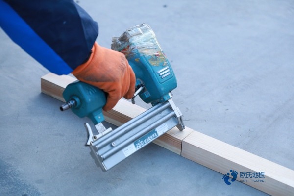 行業體育籃球木地板施工價格