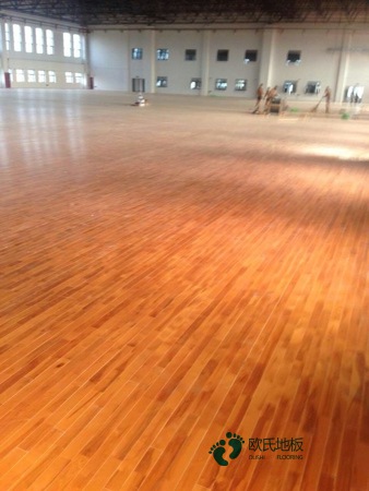 體育籃球木地板安裝費(fèi)用1