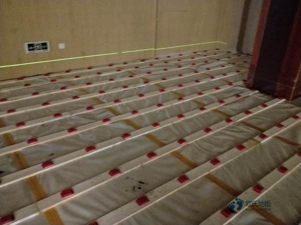 體育籃球木地板哪個牌子比較好2