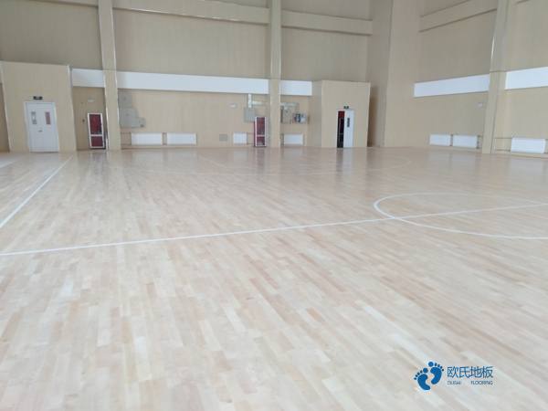 運動籃球木地板生產商1