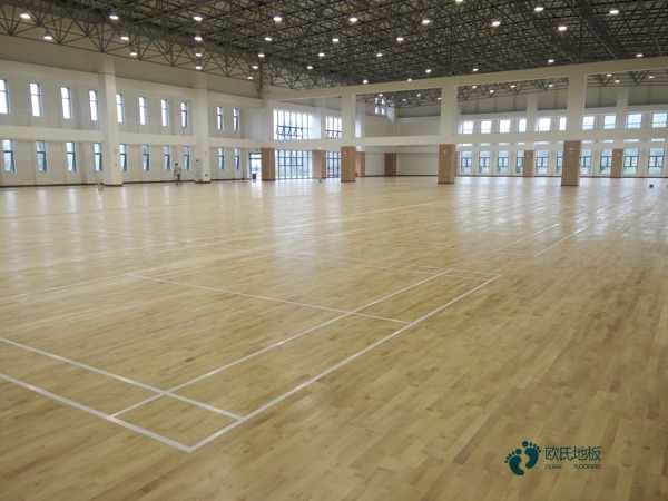 懸浮式運動木地板清潔保養(yǎng)