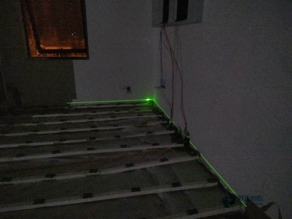 籃球場(chǎng)地木地板施工團(tuán)隊(duì)3