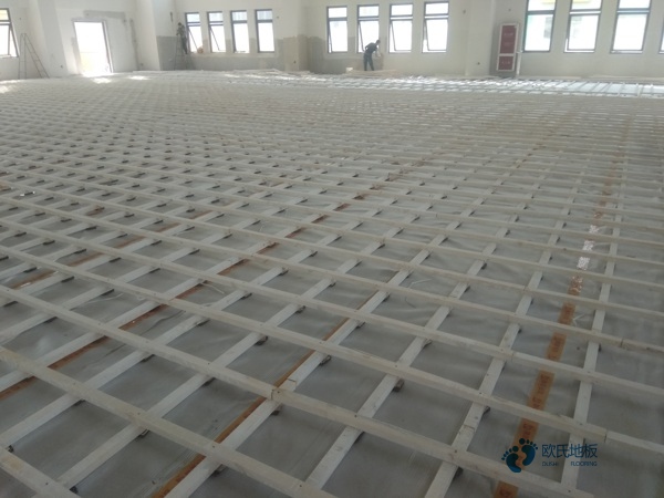 籃球場(chǎng)地木地板施工團(tuán)隊(duì)2