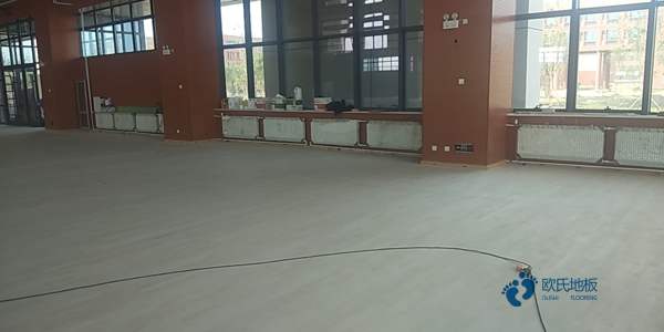 用哪種籃球體育地板報價單