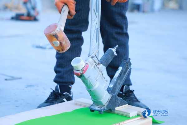 高品質籃球體育地板大概多少錢