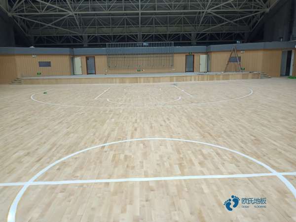 45度斜鋪龍骨體育籃球木地板價目表