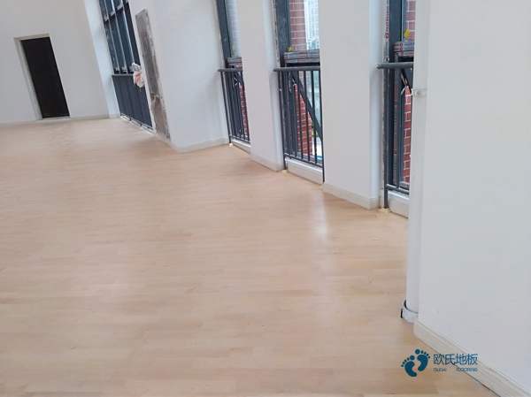 高品質體育籃球木地板價格一般多少錢一平方米