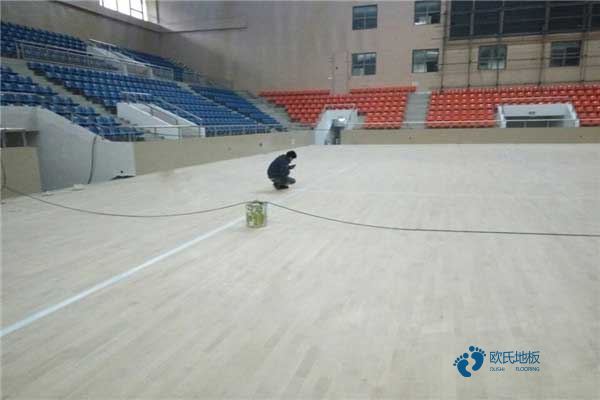 懸浮式籃球運(yùn)動木地板怎么選購