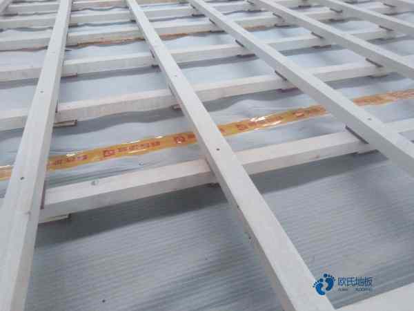 運(yùn)動(dòng)場(chǎng)地地板哪個(gè)牌子性價(jià)比高1