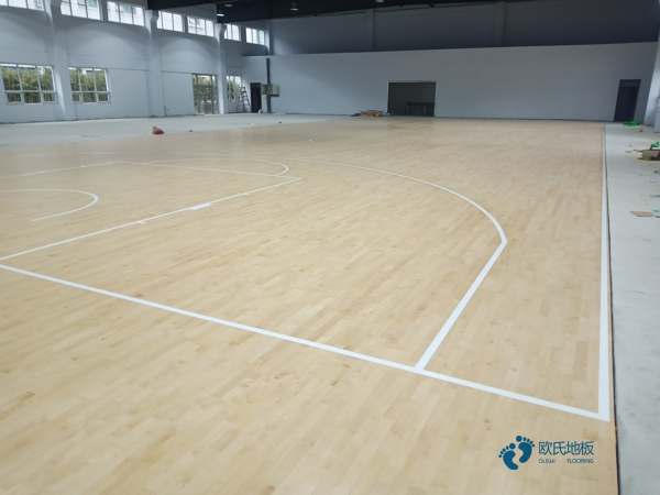 學(xué)校籃球體育地板安裝費(fèi)