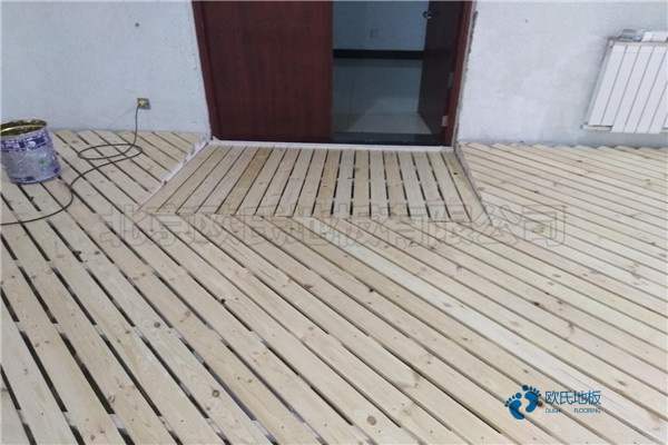 定制運(yùn)動場地地板哪個牌子的好3