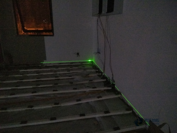 定做運(yùn)動(dòng)場(chǎng)地板什么牌子好1