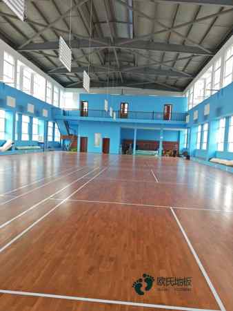 供應(yīng)籃球體育地板免費(fèi)送樣品