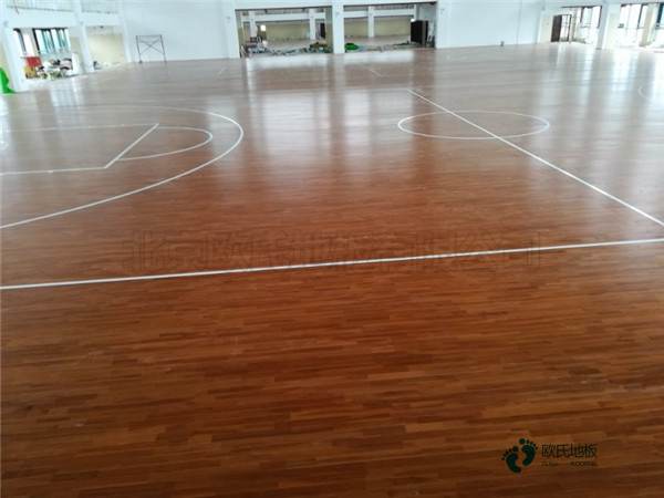 松木籃球體育地板多少錢