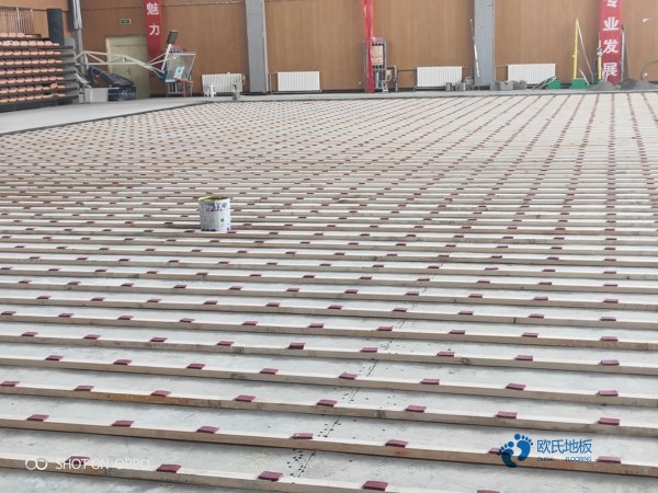 運動場地板較好的2